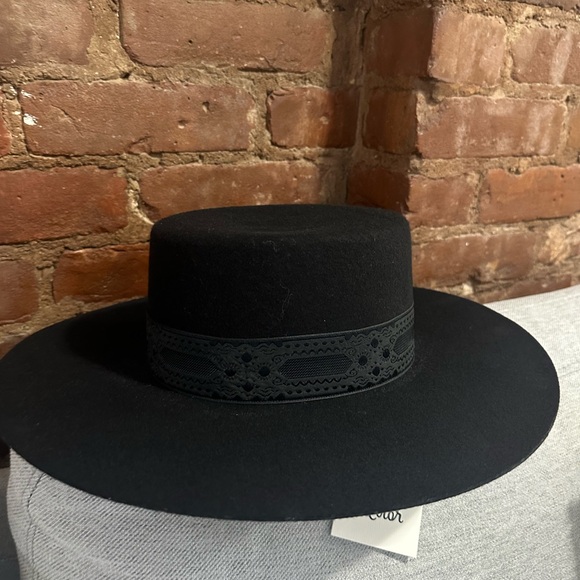 NWTs black lack of color hat size small 55CM - Picture 4 of 5